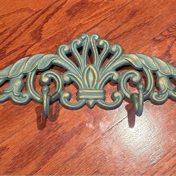 Vintage style iron Green Wall Hook Decor - Picture 2 of 12